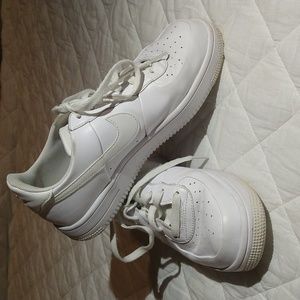 Nike Air tennis shoes